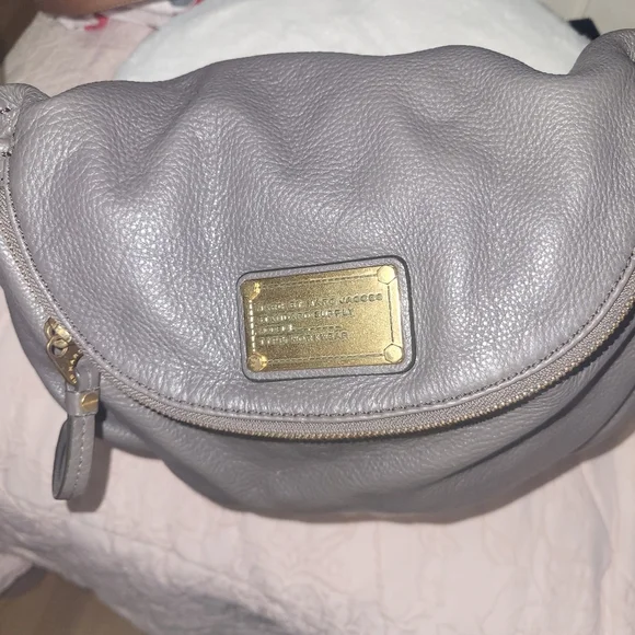 Marc By Marc Jacobs Gray Leather Shoulder Bag with Slouchy Design - Picture 4 of 16